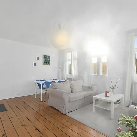 In Quiet White Hortensiavej 8 On Frederiksberg C * Copenaghen