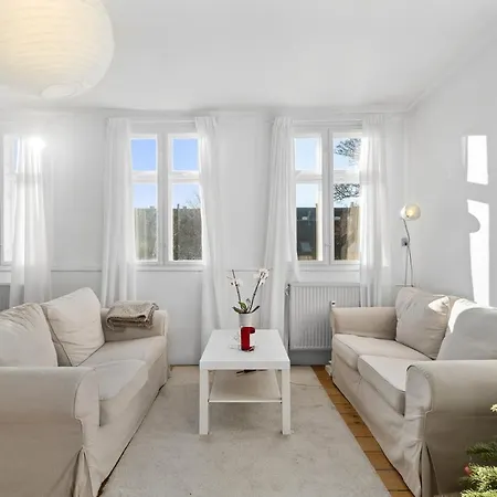 In Quiet White Hortensiavej 8 On Frederiksberg C Ostello