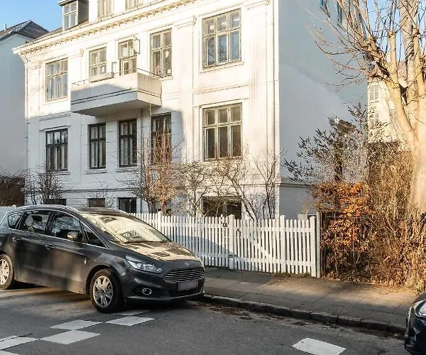 Hostel In Quiet White Hortensiavej 8 On Frederiksberg C Copenhagen