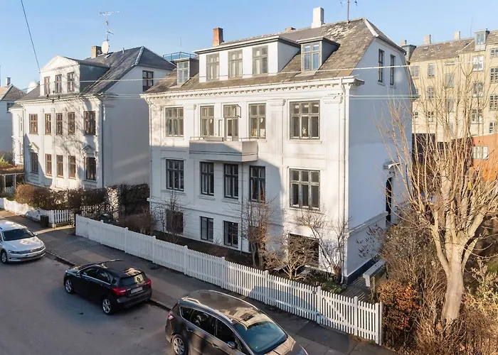 In Quiet White Hortensiavej 8 On Frederiksberg C * Copenhagen