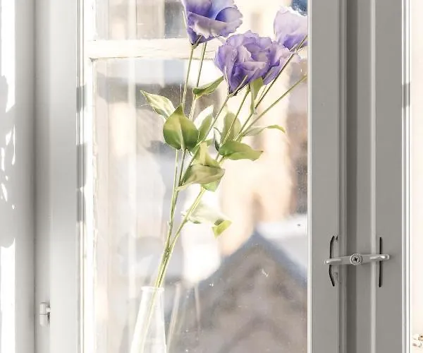 Hostel In Quiet White Hortensiavej 8 On Frederiksberg C *