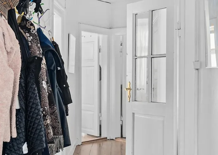 In Quiet White Hortensiavej 8 On Frederiksberg C Hostel *